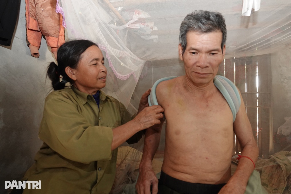 Nợ chồng chất, người đàn ông suy tim ôm vết thương nén đau không đi viện - 1