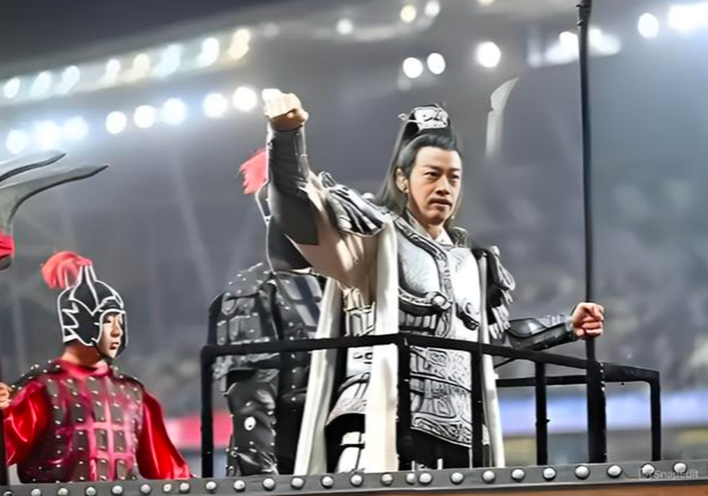 Nhờ hiệu ứng “tướng quân kem nền”, Hà Nhuận Đông nổi tiếng lại sau 14 năm - 2