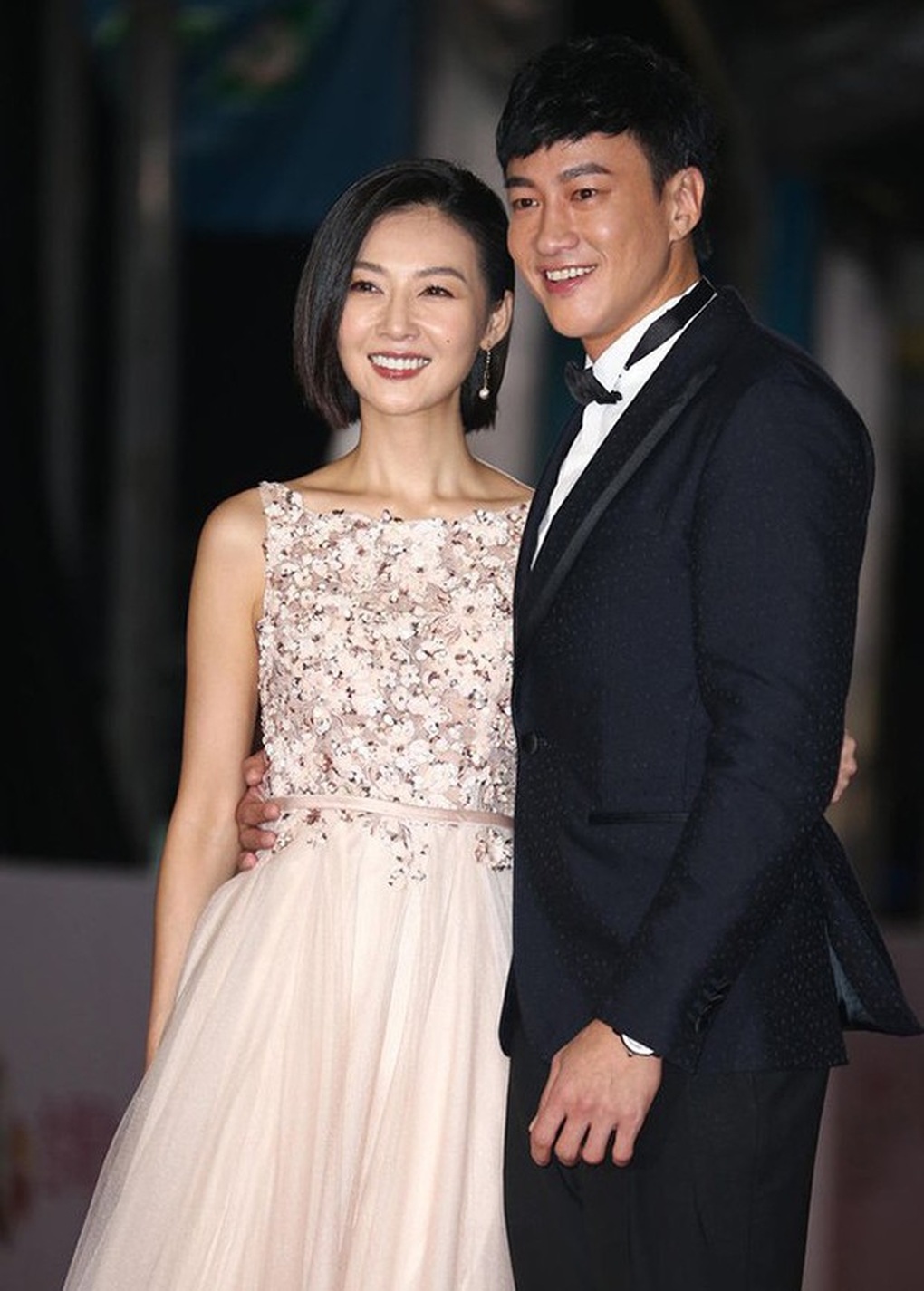 Nhờ hiệu ứng “tướng quân kem nền”, Hà Nhuận Đông nổi tiếng lại sau 14 năm - 6