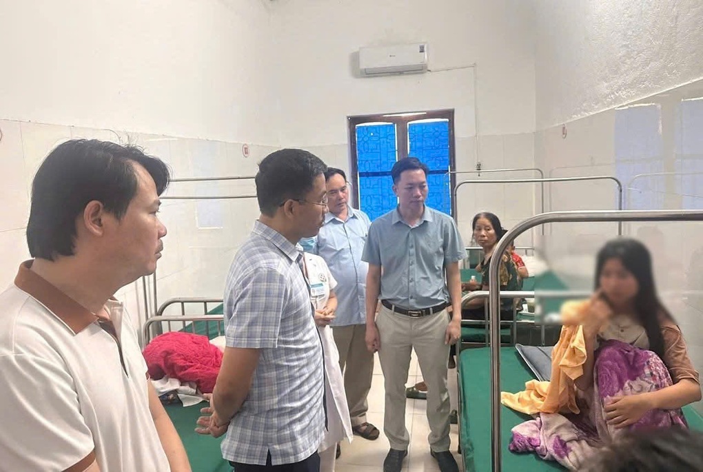 Vụ nghi ngộ độc do bánh mì ở Nghệ An: Đã có 60 người nhập viện - 1