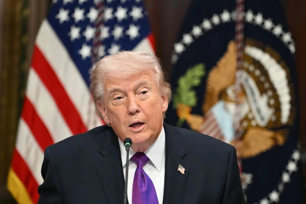 Tổng thống Trump ra tối hậu thư với Iran, cảnh báo “nhiều bom” sẽ phát nổ - 1