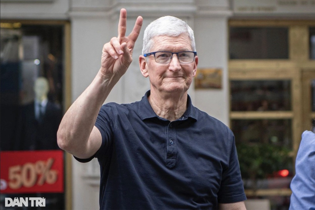Tim Cook rời ghế CEO, John Ternus kế nhiệm - 1