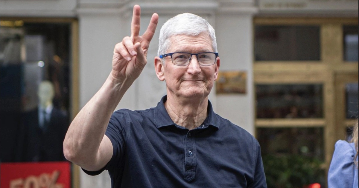 Tim Cook rời ghế CEO, John Ternus kế nhiệm