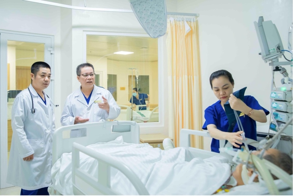 Vinmec Đà Nẵng cứu sống du khách quốc tế bị tắc mạch phổi nguy kịch trên tàu du lịch - 2