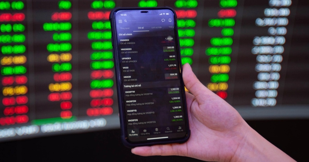 VN-Index giảm điểm, cổ phiếu Vingroup, Sacombank đỡ thị trường