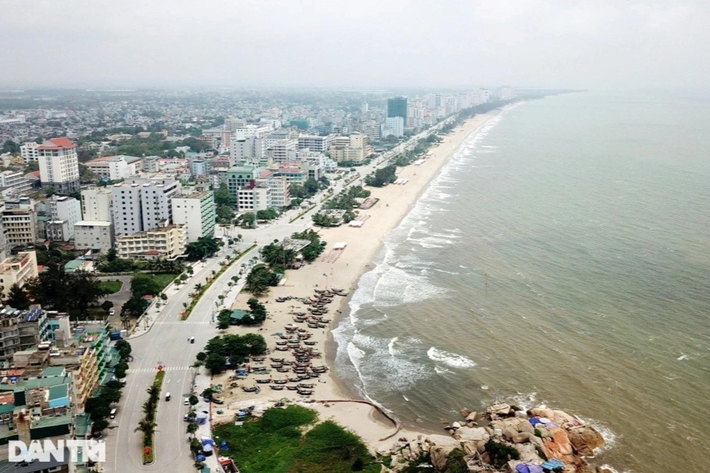 Sầm Sơn kiên quyết xử lý tình trạng xe điện “móc nối” với cơ sở kinh doanh - 1