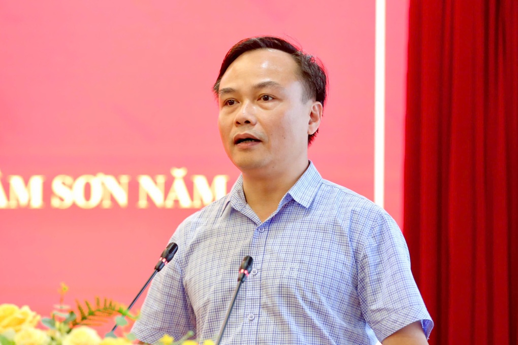 Sầm Sơn kiên quyết xử lý tình trạng xe điện “móc nối” với cơ sở kinh doanh - 3