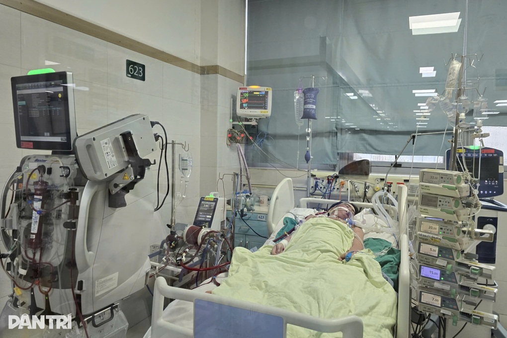 Hơn 665 triệu đồng giúp nam sinh lớp 11 hồi sinh, dần trở lại cuộc sống - 2