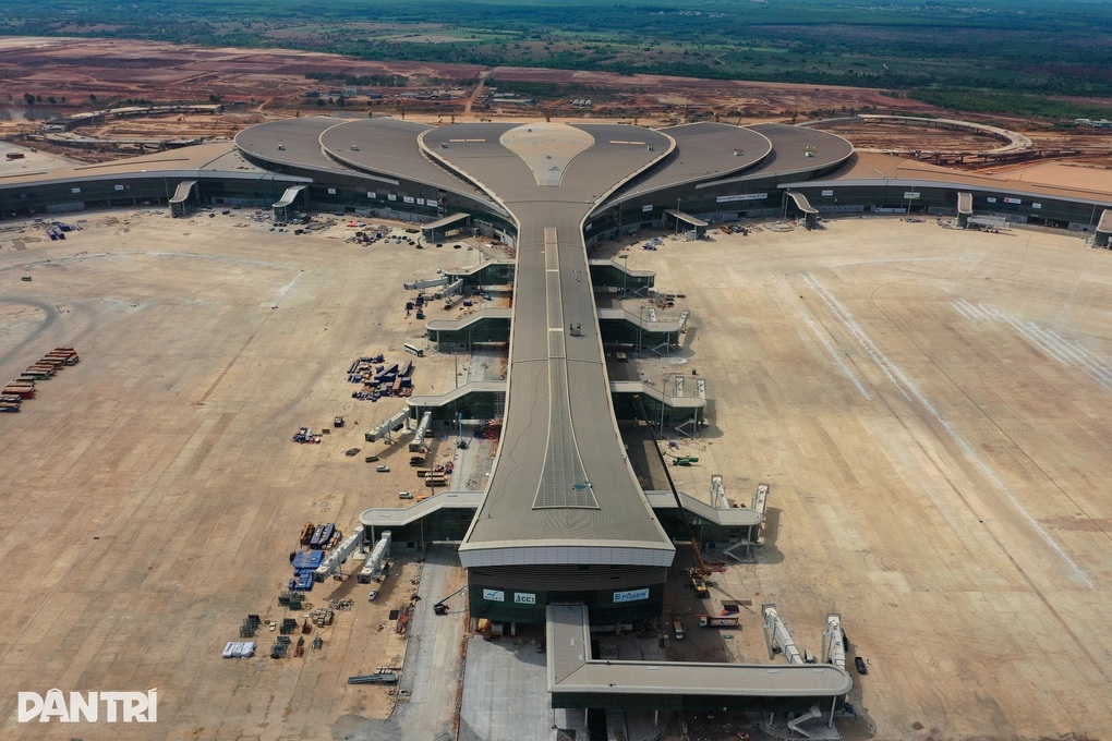 Phó Thủ tướng yêu cầu khẩn trương xử lý sai phạm tại sân bay Long Thành - 1