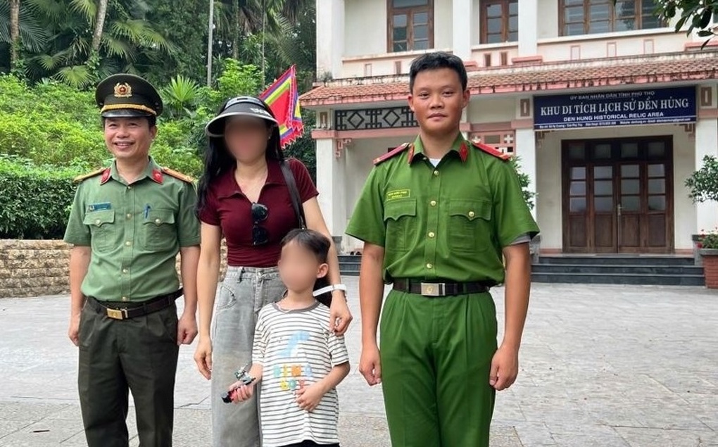 Nhiều người già, trẻ nhỏ bị thất lạc người thân ở Đền Hùng - 1