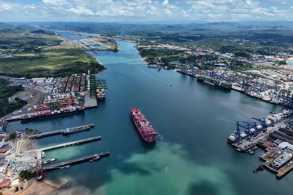 Eo biển Hormuz bị phong tỏa đẩy chi phí qua kênh đào Panama tăng cao - 1