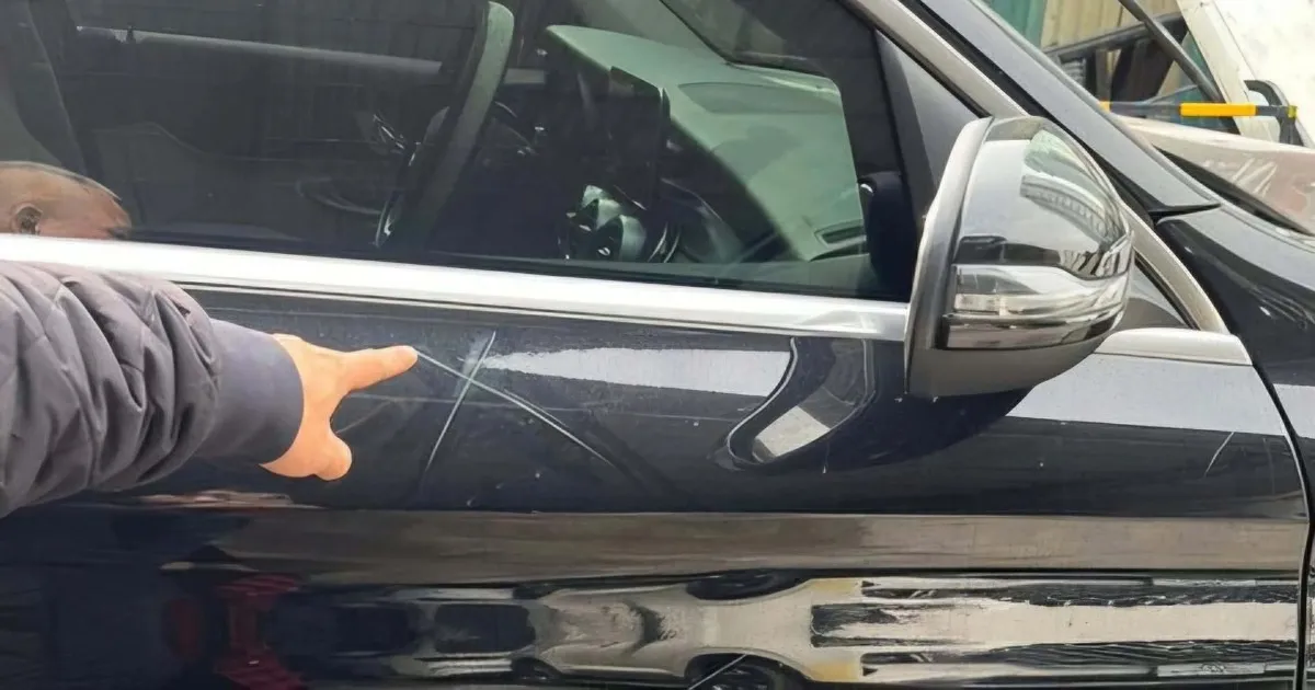 Vụ xe Mercedes bị phá hoại ở Hà Nội: Tổng thiệt hại tăng lên 83 triệu đồng