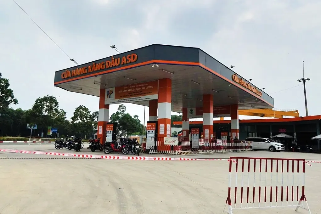 Ô tô cán bé gái 2 tuổi tử vong tại cây xăng ở TPHCM - 2