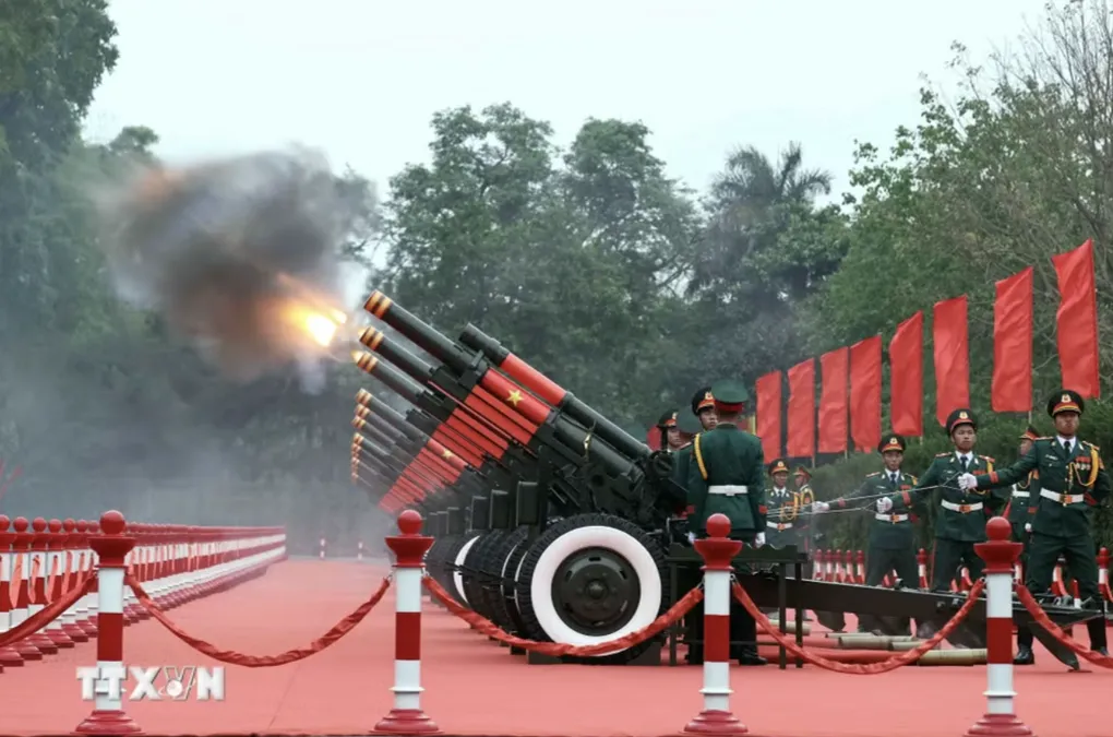 Bắn 21 loạt đại bác chào mừng Tổng thống Hàn Quốc thăm Việt Nam - 3