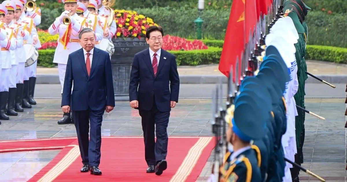 Bắn 21 loạt đại bác chào mừng Tổng thống Hàn Quốc thăm Việt Nam