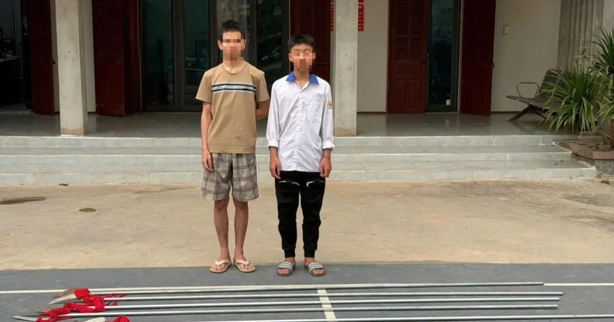 Hai đối tượng mang cả két vỏ chai bia đi ném khiêu khích thanh niên xã khác