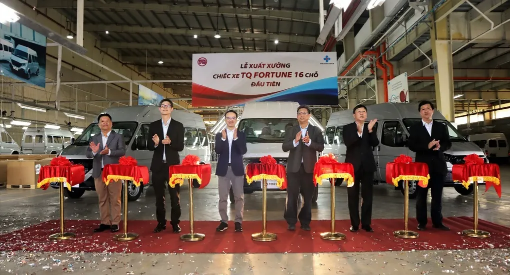 TQ Fortune - Minibus 16 chỗ: Giải pháp tối ưu cho vận hành kinh doanh hiện đại - 1