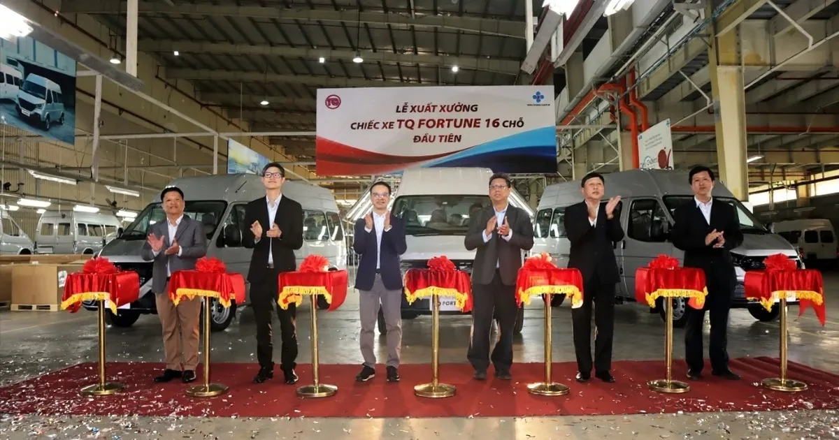 TQ Fortune - Minibus 16 chỗ: Giải pháp tối ưu cho vận hành kinh doanh hiện đại