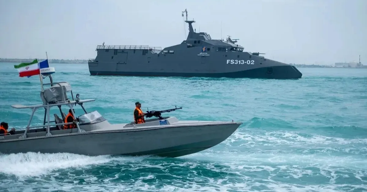 Loạt tàu bị trúng đạn ở eo biển Hormuz, Iran lên tiếng