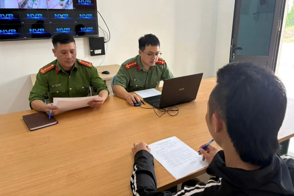 TikToker bị phạt 7,5 triệu đồng vì đăng video phản cảm lên mạng - 1