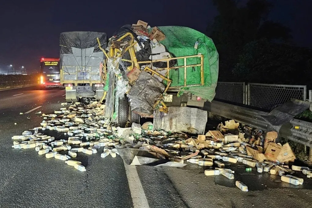Xuống kiểm tra xe trên cao tốc Pháp Vân - Cầu Giẽ, tài xế bị tông tử vong - 1