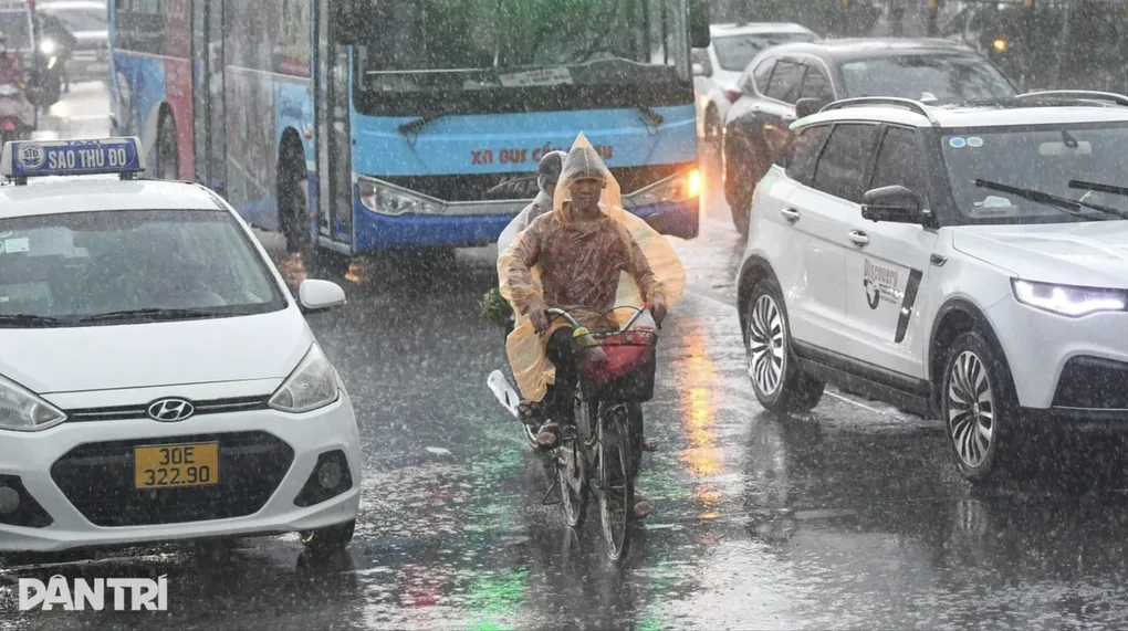 Bắc Bộ mưa dông diện rộng, Hà Nội trời chuyển mát - 1