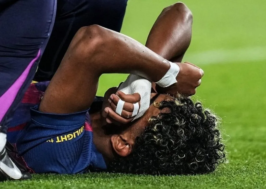 Lamine Yamal đổ gục xuống sân, có nguy cơ lỡ hẹn với World Cup 2026 - 1