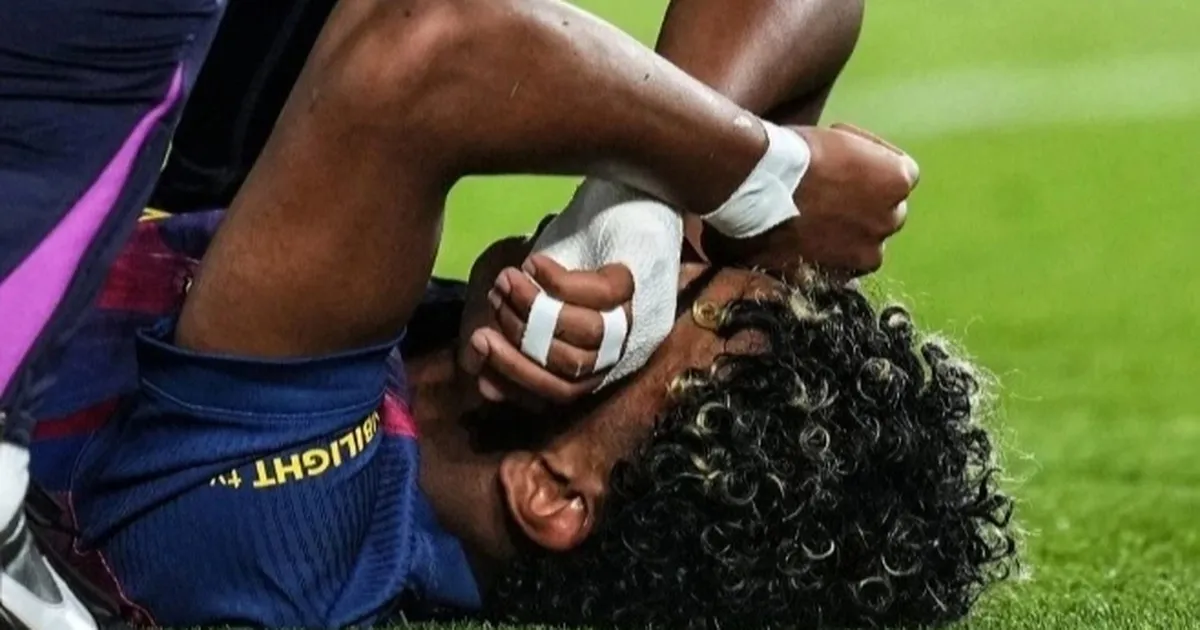 Lamine Yamal đổ gục xuống sân, có nguy cơ lỡ hẹn với World Cup 2026