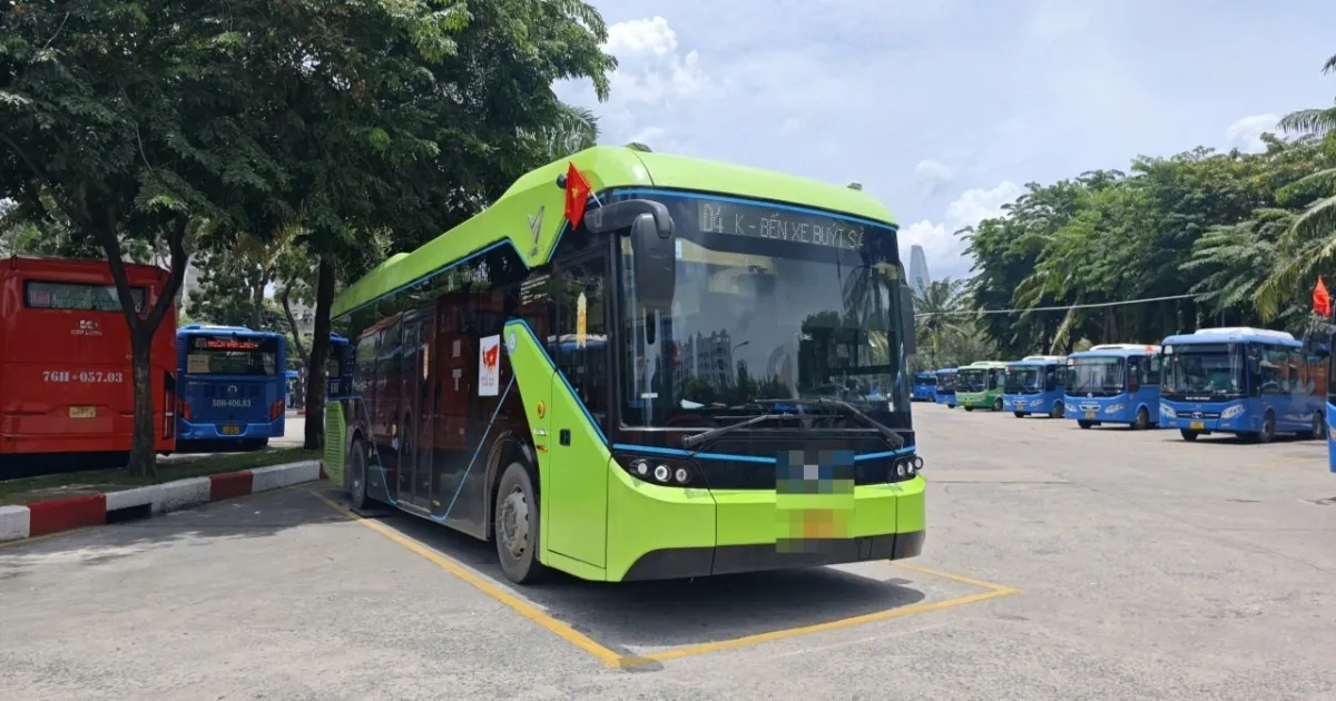 Chưa có metro, TPHCM sẽ dùng xe buýt tốc hành kết nối sân bay Long Thành