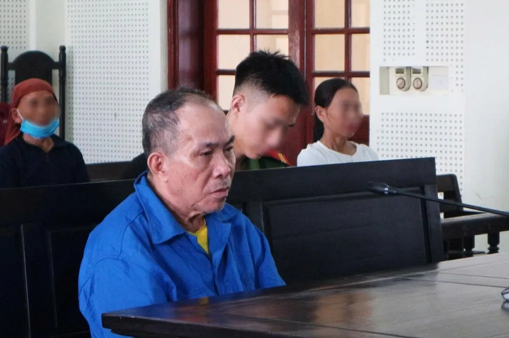 Vợ tóc bạc trắng sau trận mưa dao vẫn xin giảm án giết người cho chồng - 1