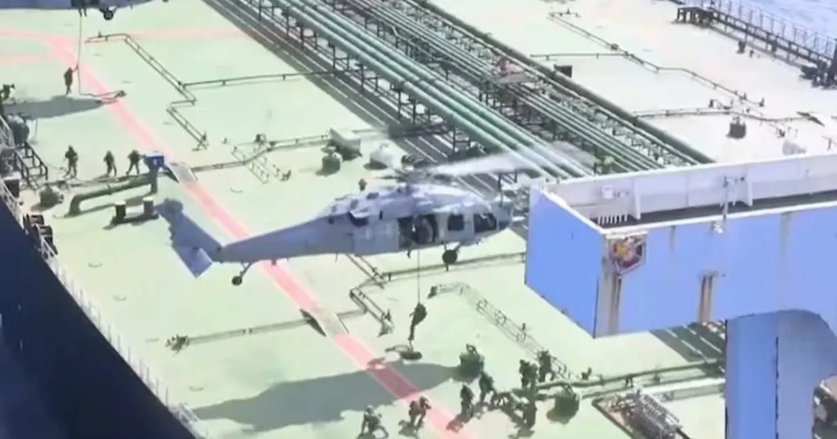 Lực lượng Mỹ đổ bộ lên tàu hàng liên quan đến Iran ở Ấn Độ Dương