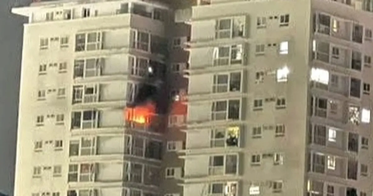 Cháy tại tầng 16 chung cư ở TPHCM