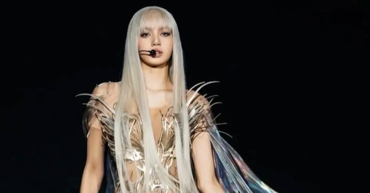 Lisa ở Coachella quá đẹp, nhưng giọng hát thì dở