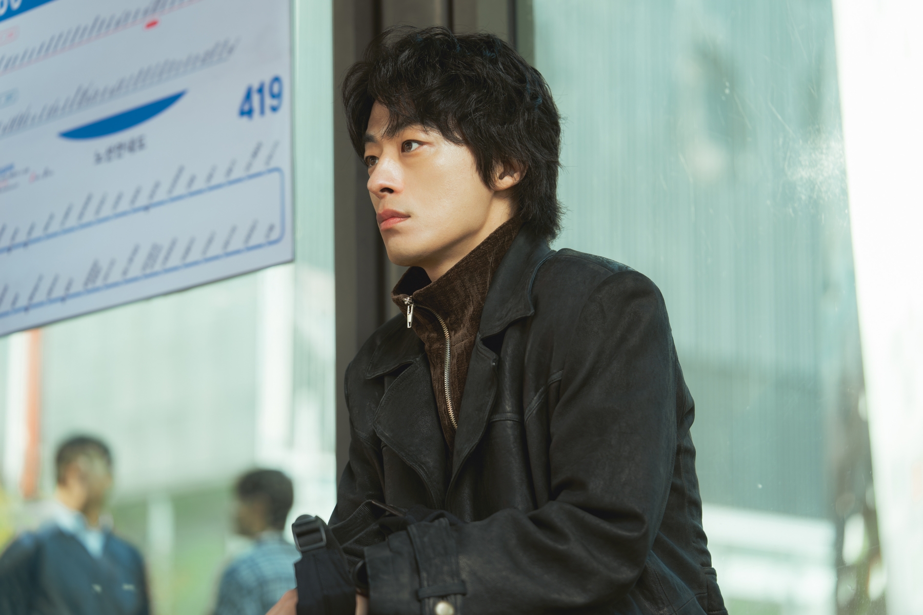 Chưa thấy ai cười mà khổ sở tột cùng như mỹ nam này: Diễn như cả thế giới quay lưng, ai cũng thấy mình trong đó- Ảnh 8.