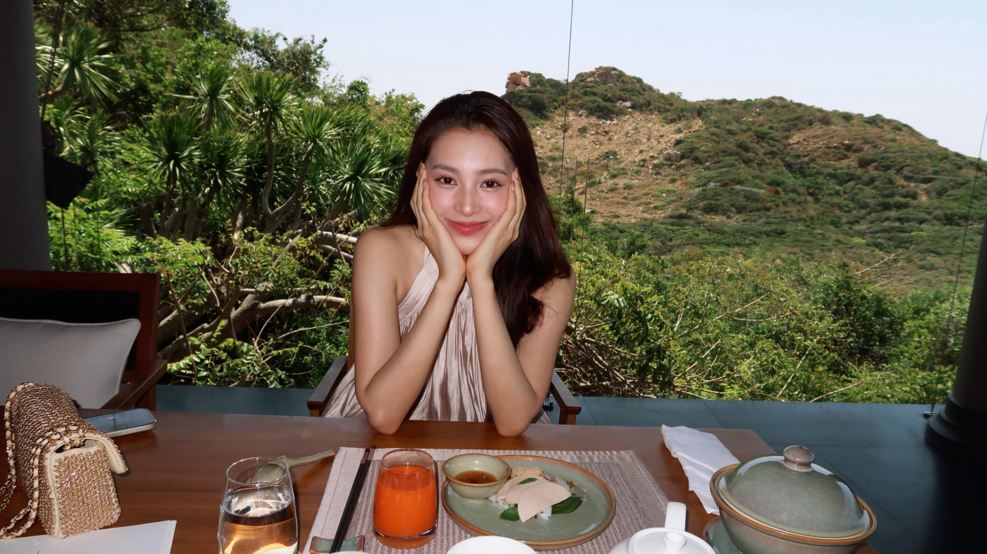 Hoa hậu Tiểu Vy: "Tôi không kiếm chồng giàu"- Ảnh 2.