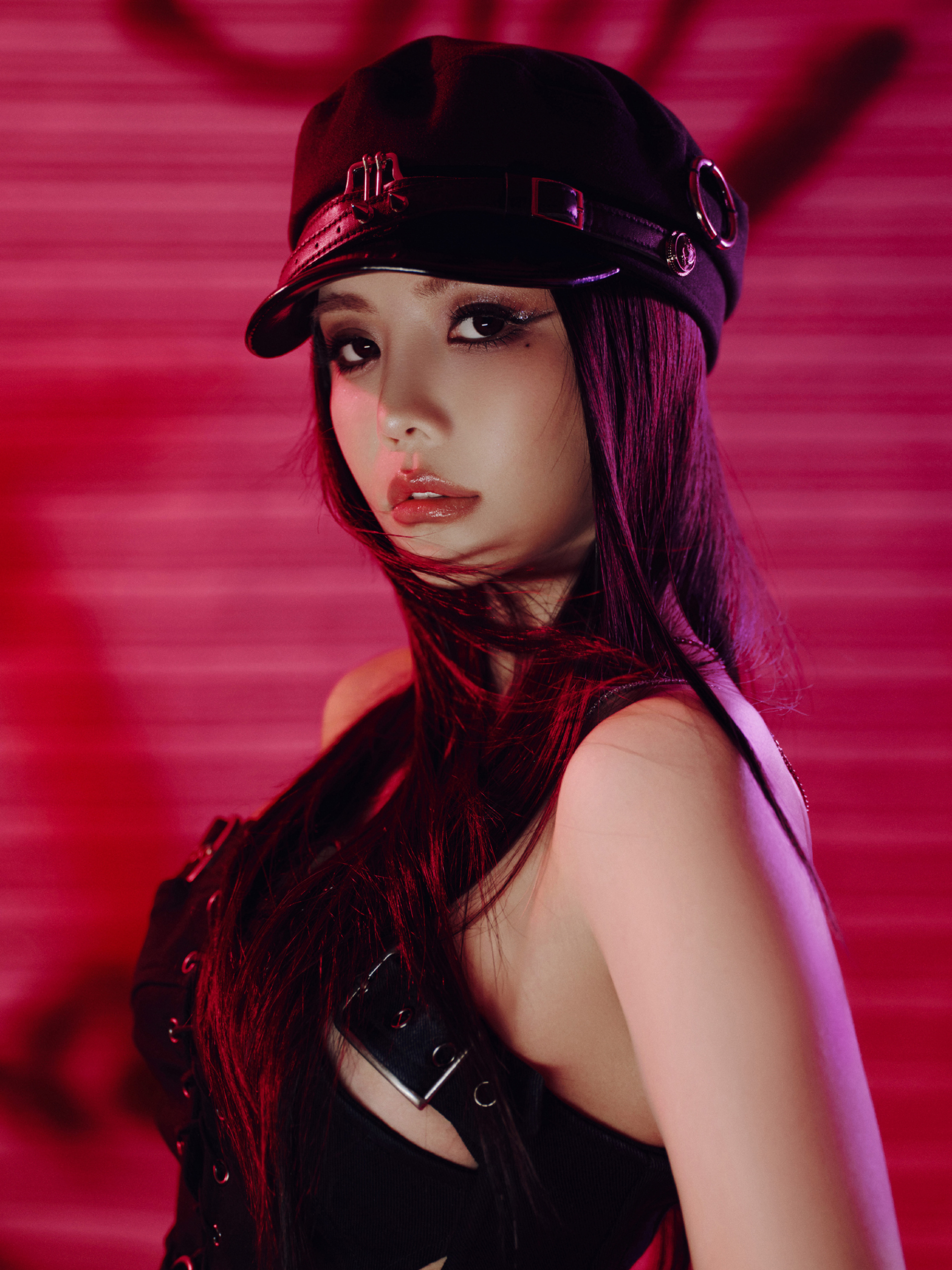 Đồng đội “hệ chiến” của Trang Pháp: Visual ngầu đét, bị tố "tòm tem" với thầy giáo có vợ và rơi vào cảnh thảm hơn 2.300 ngày- Ảnh 8.