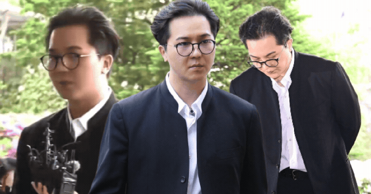 Nam nghệ sĩ cúi gằm mặt hầu tòa vào sáng nay, bị đề nghị 1 năm 6 tháng tù: "Tôi đang mắc chứng rối loạn lưỡng cực và rối loạn hoảng sợ"