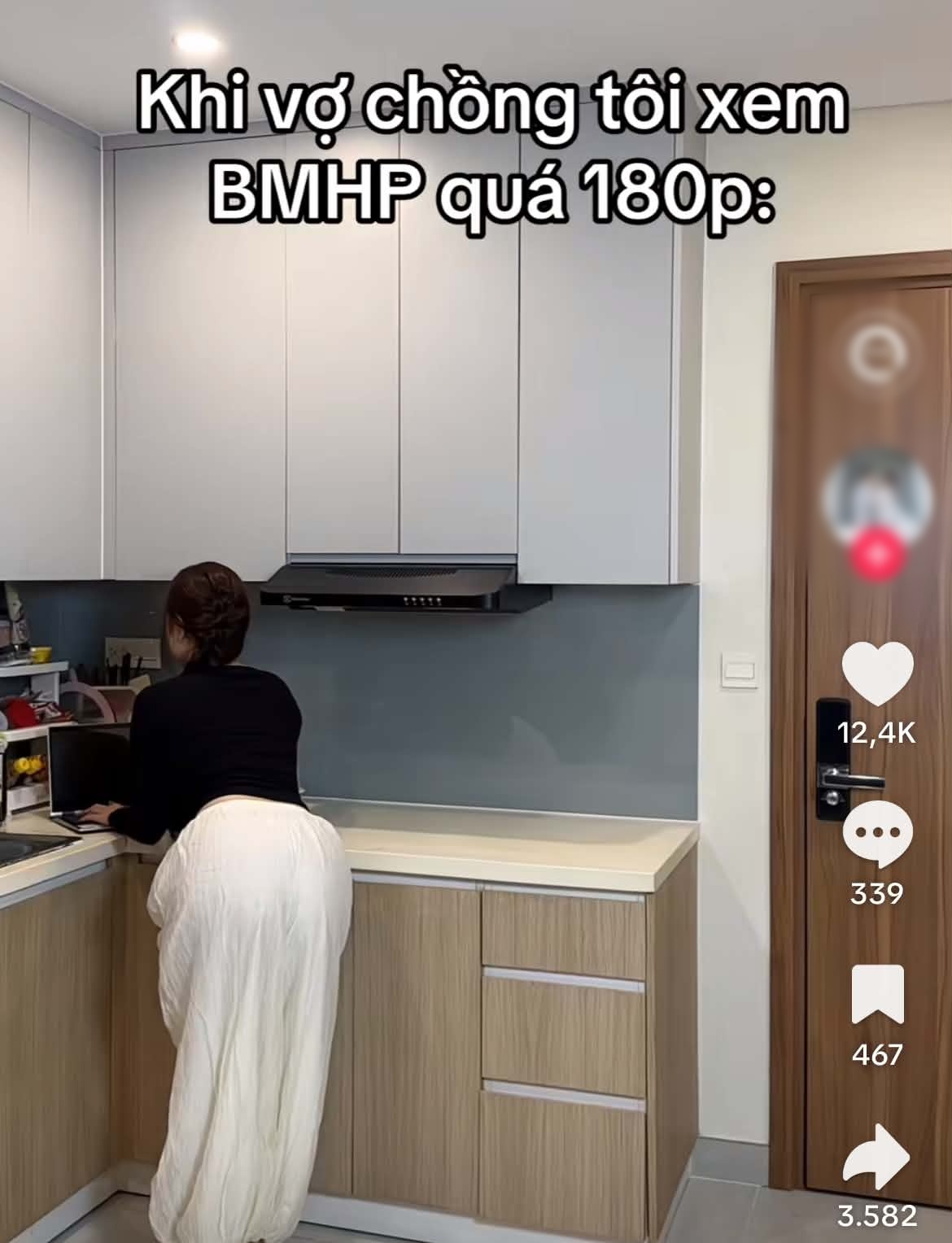 Dáng đứng Bóng Ma Hạnh Phúc là gì mà cả MXH bắt trend, xem tới đâu ngại hết tâm can đến đó- Ảnh 6.