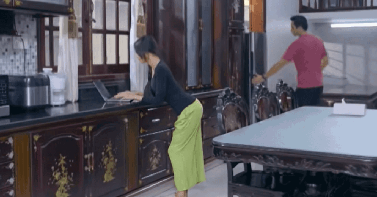 Dáng đứng Bóng Ma Hạnh Phúc là gì mà cả MXH bắt trend, xem tới đâu ngại hết tâm can đến đó