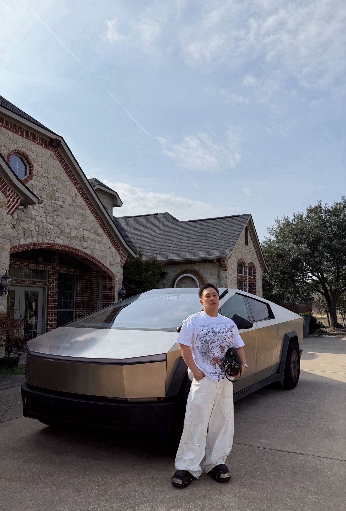 Threads ầm ĩ vì Trung Quân Idol- Ảnh 1.