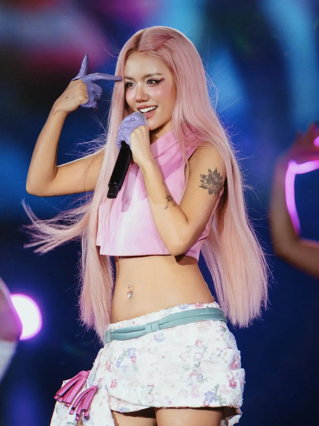 Phương Ly đăng ảnh dựa vai một người giấu mặt hậu chia tay Andree?- Ảnh 6.