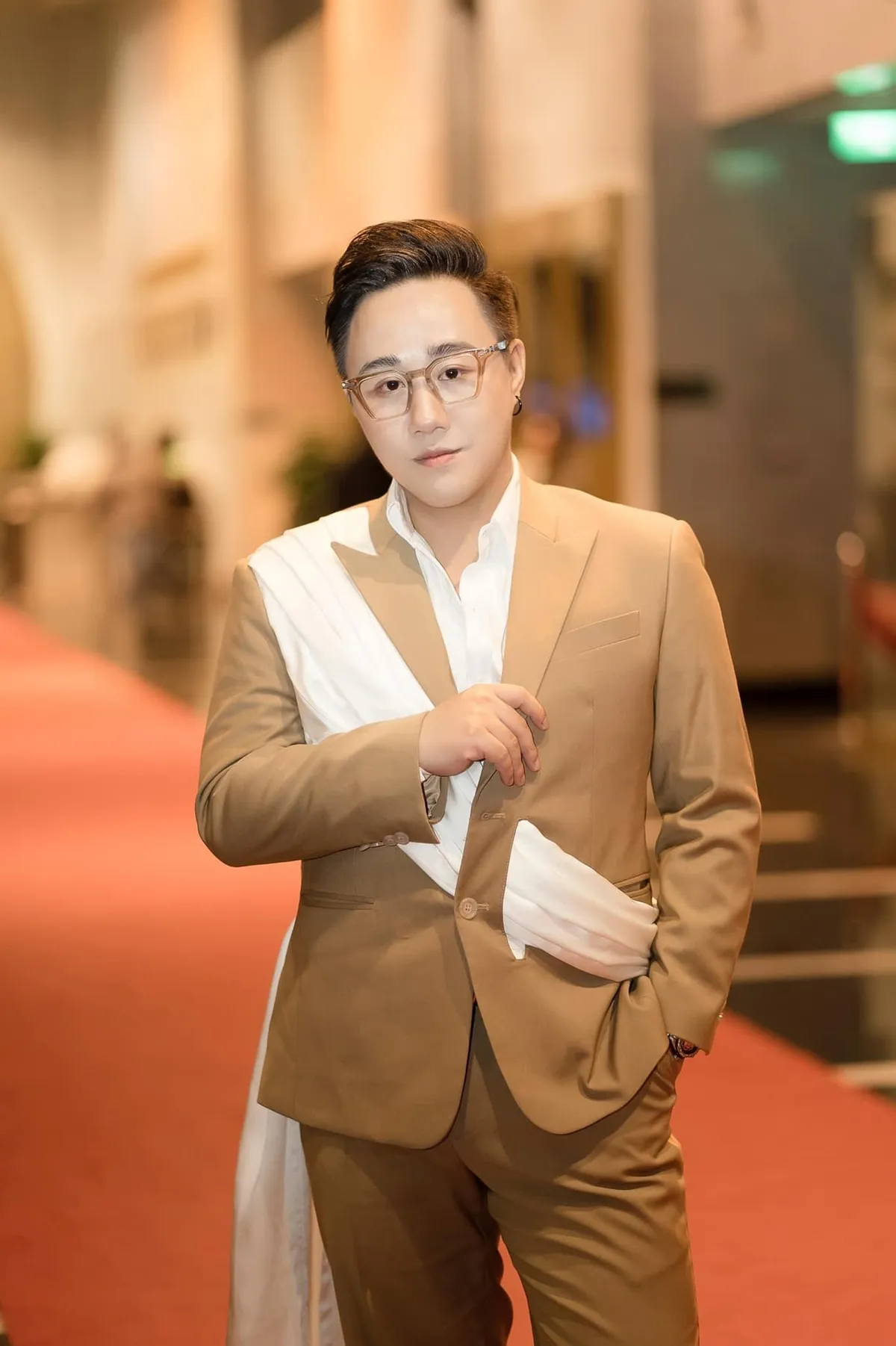 Video: Trung Quân Idol đến thẩm mỹ viện để xin lỗi, mong "có cơ hội được gặp trực tiếp bác sĩ Trường" - Ảnh 5.