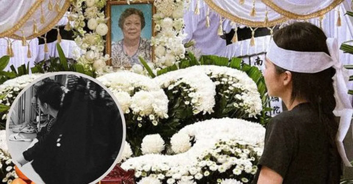 Xót xa hình ảnh Khả Ngân trong tang lễ bà ngoại