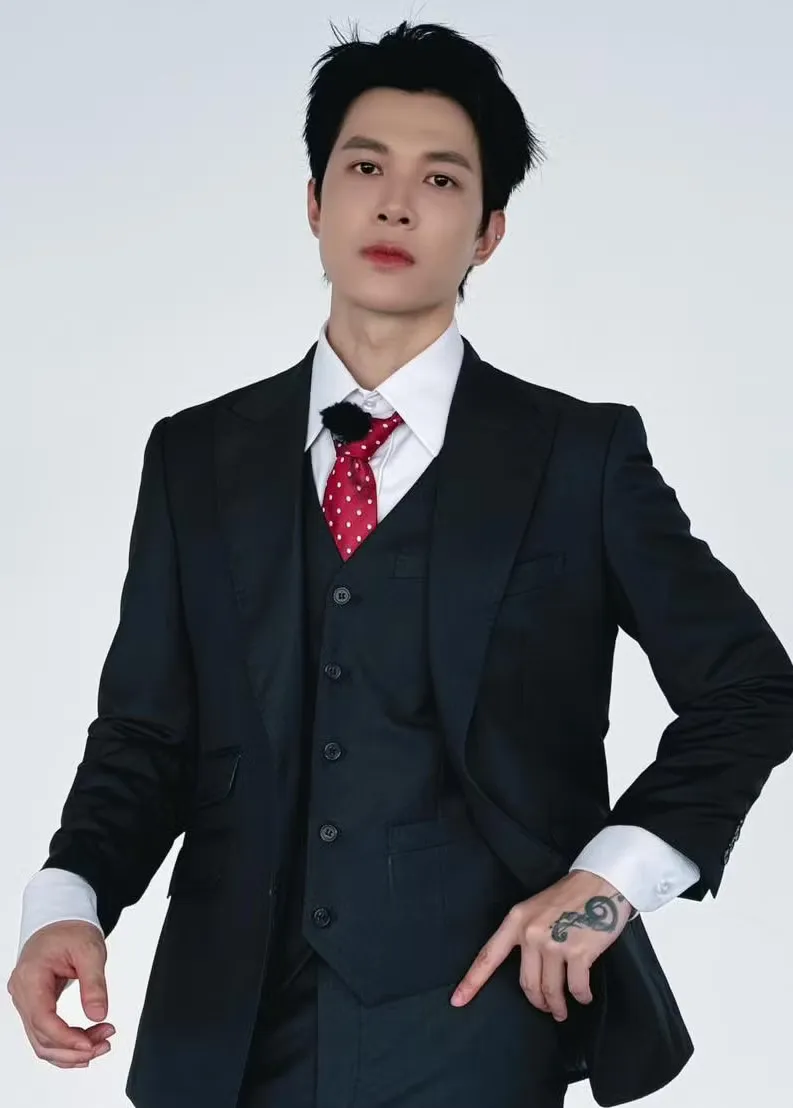 Thêm nghệ sĩ Việt được đề cử gương mặt đẹp nhất thế giới- Ảnh 1.