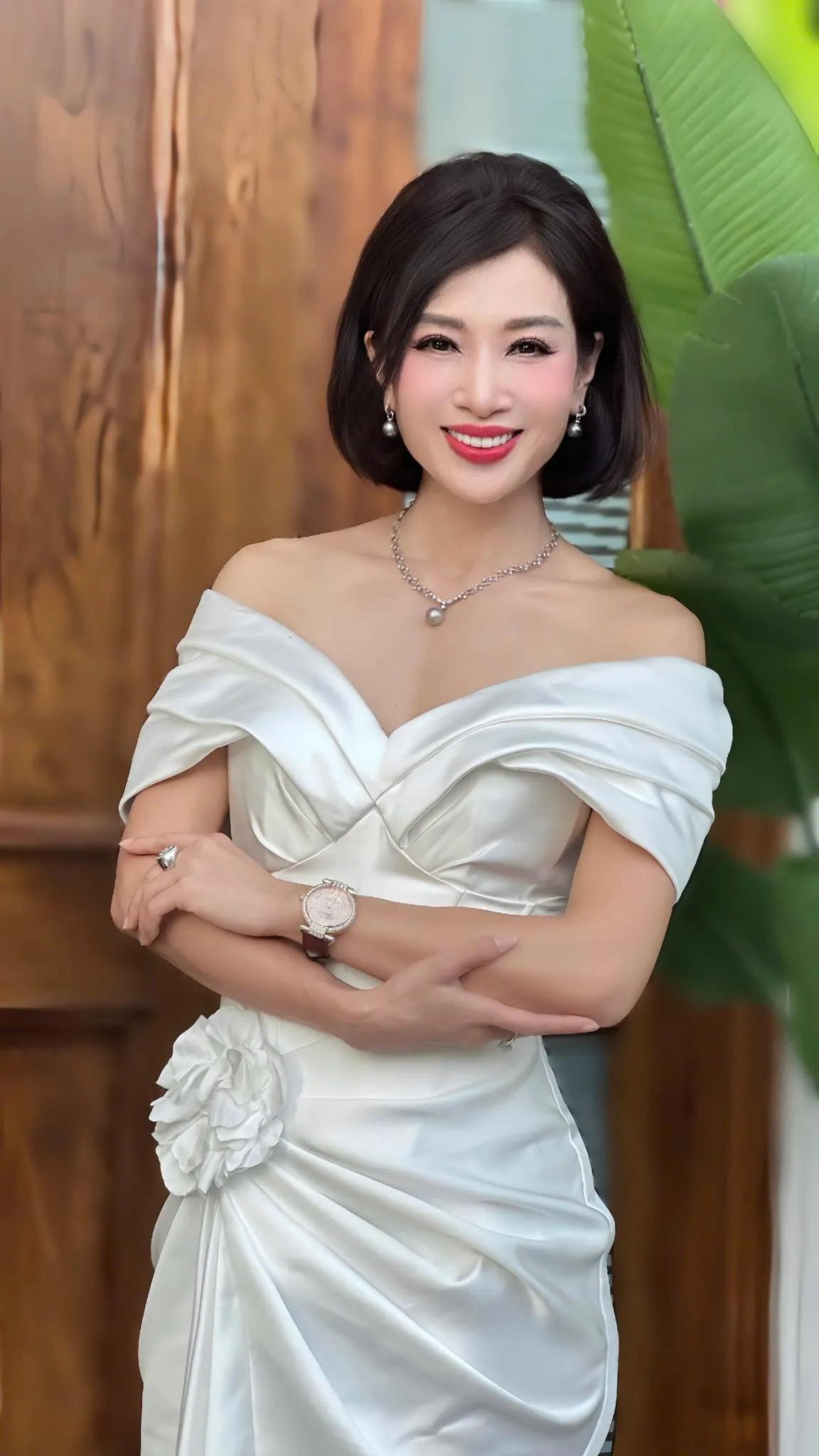 Nhan sắc "cô thư ký xinh đẹp" sở hữu biệt thự 200 tỷ, sinh 2 con cho đại gia vẫn có nhiều người theo đuổi- Ảnh 1.