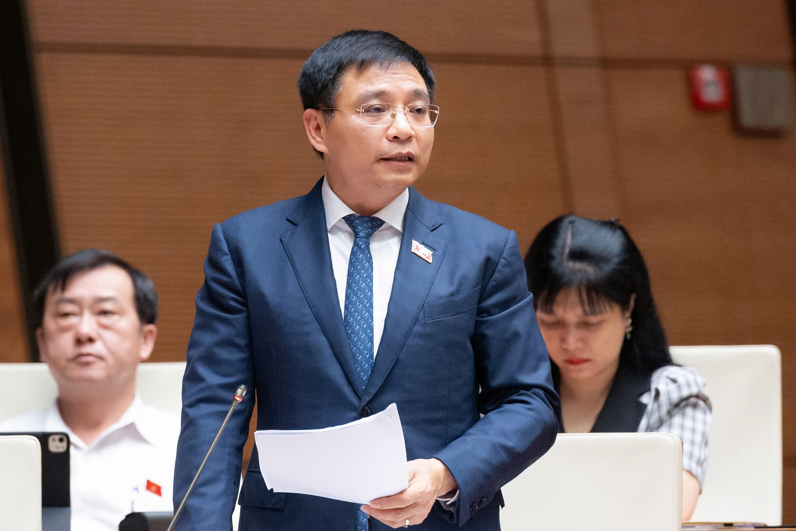 Phó thủ tướng nói sẽ 'quyết liệt phát triển thị trường chứng khoán'- Ảnh 1.