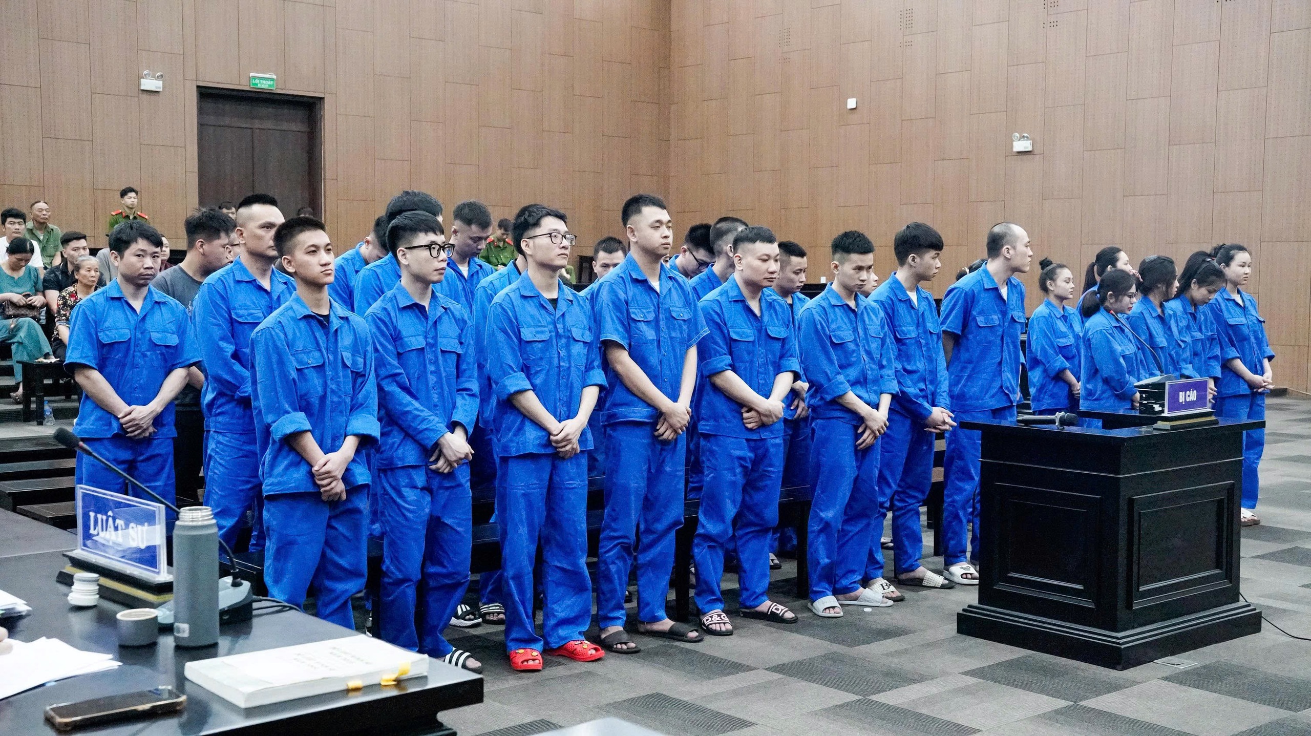 Cựu Phó chủ tịch phường  ‘xào ke’ thâu đêm cùng nữ nhân viên nhận 7 năm tù- Ảnh 2.