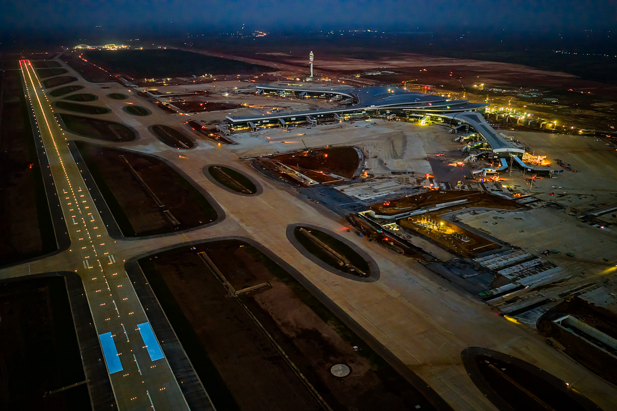 Phó thủ tướng yêu cầu đẩy nhanh điều tra sai phạm dự án sân bay Long Thành - Ảnh 1.