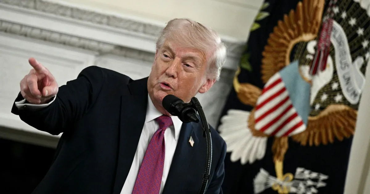 Tổng thống Trump vừa gia hạn lệnh ngừng bắn với Iran