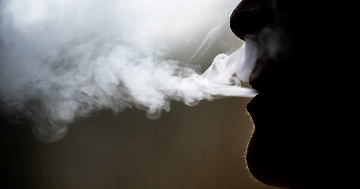 Anh cấm thuốc lá vĩnh viễn với người sinh từ 1.1.2009